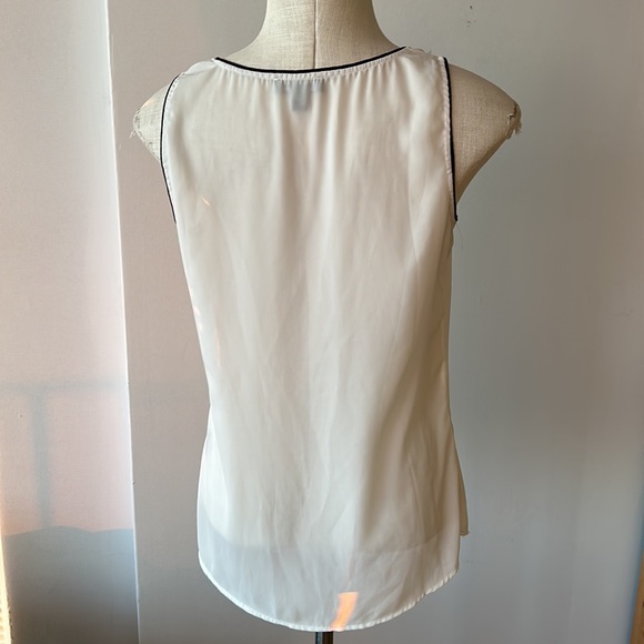 White semi sheer Le Chateau tank with black piping size small - Picture 4 of 6
